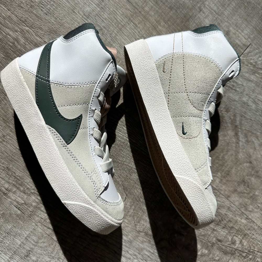 Nike White and Green High-Top Sneakers Kids